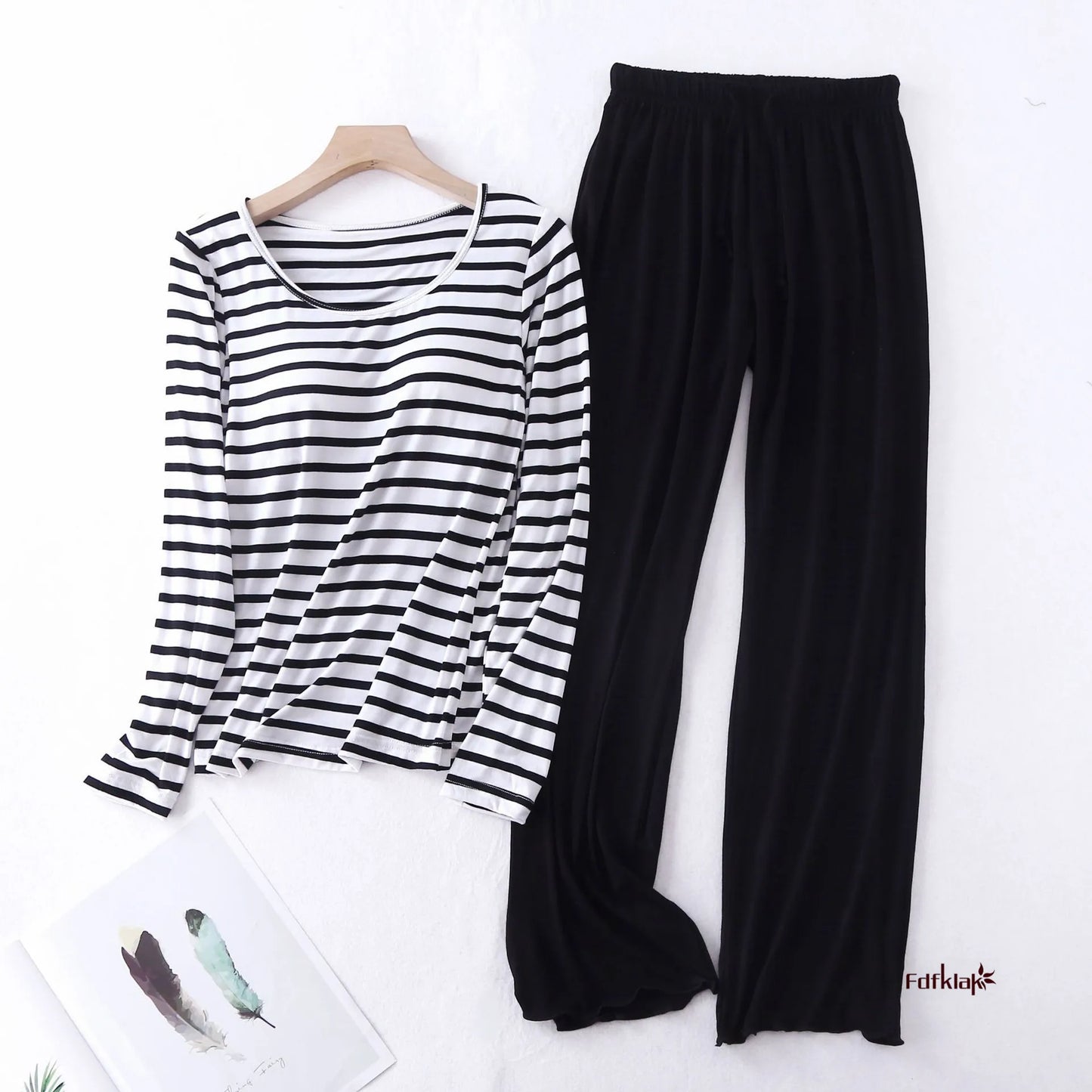 Casual Loose Pajamas for Women Long Sleeve Spring Autumn Pijamas Womens Sleepwear Bra pad Stripe Modal Ladies Set Pyjama Femme