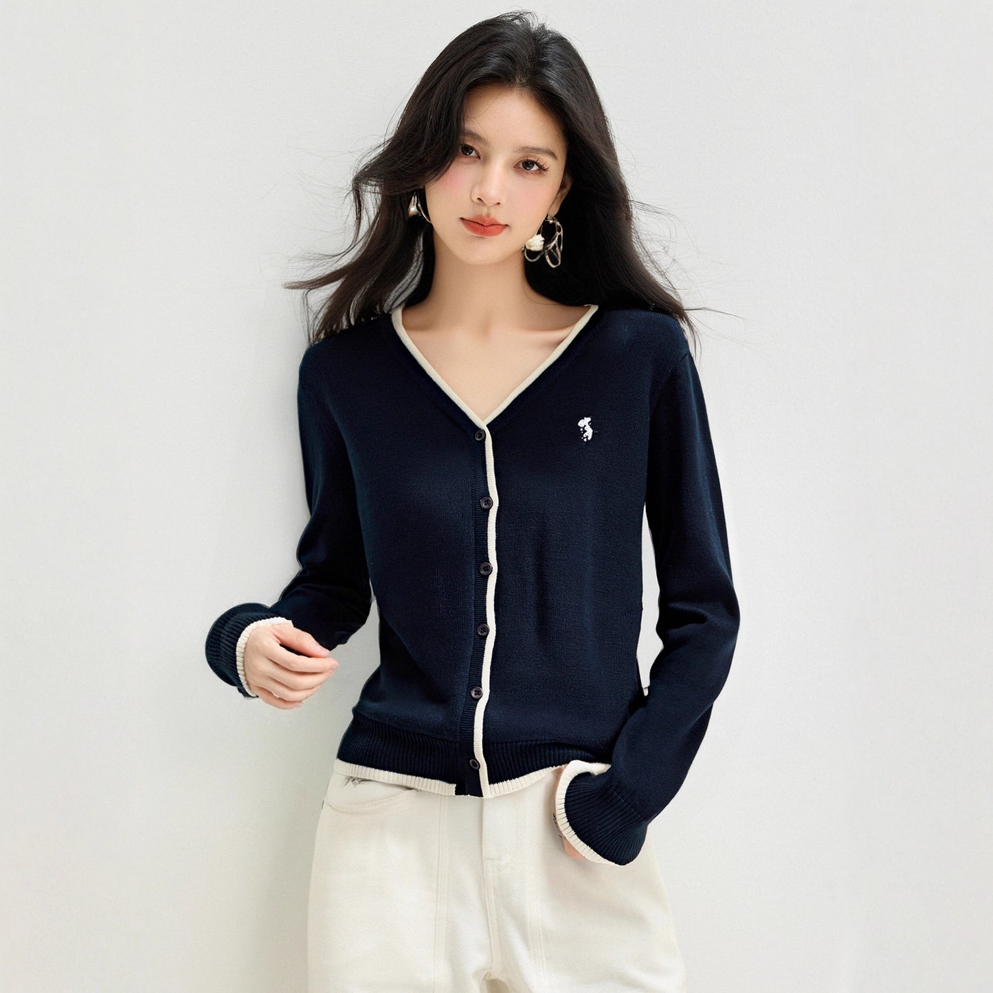 style V-neck gray knit cardigan sweater for women early autumn cozy look lazy style color-blocked knit top